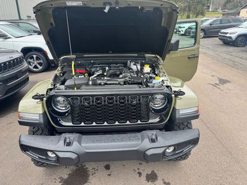 Used 2026 Jeep Gladiator Sport image 18