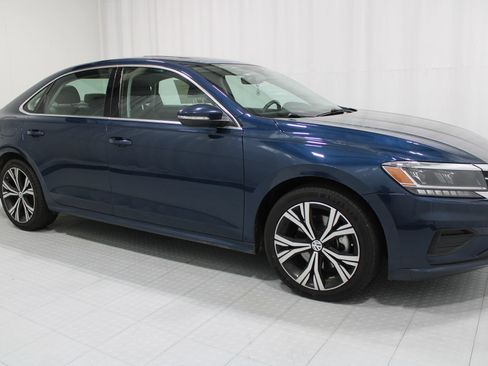 Used 2021 Volkswagen Passat 2.0T SE FWD image 4