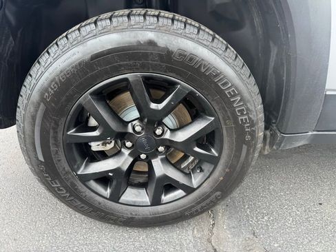 Used 2017 Jeep Cherokee Trailhawk w/ Trailer Tow Group image 10