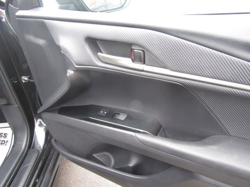 Used 2025 Toyota Camry SE image 19