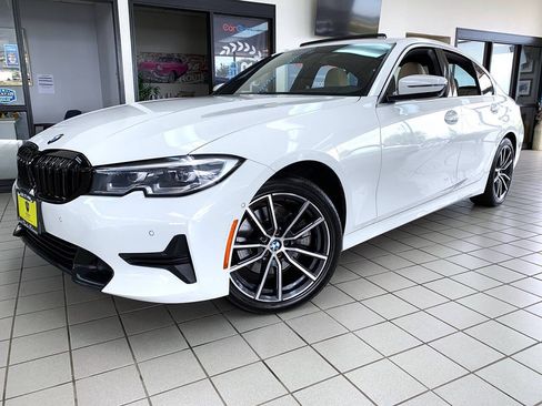 Used 2021 BMW 330i xDrive Sedan w/ Premium Package AWD/4WD image 9