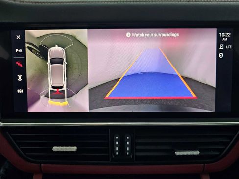 Used 2022 Porsche Cayenne Platinum Edition image 26