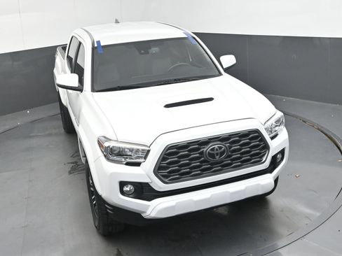 Used 2020 Toyota Tacoma TRD Sport w/ Technology Package RWD image 24