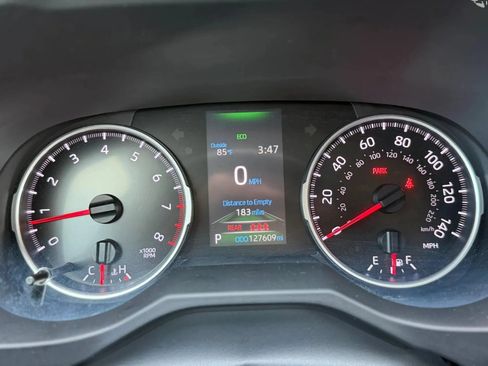 Used 2021 Toyota RAV4 LE FWD image 26