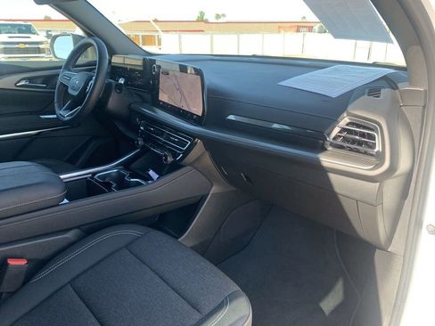 Certified 2025 Chevrolet Traverse LT w/ Midnight/Sport Edition image 28