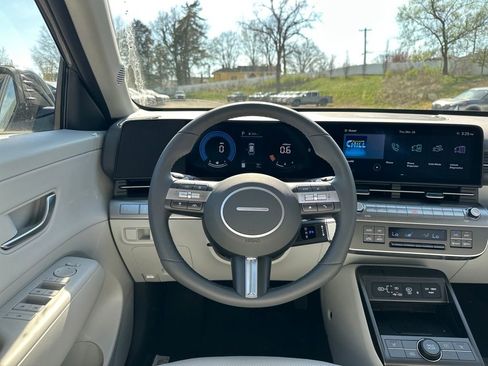 Used 2026 Hyundai Kona SEL Premium FWD image 19
