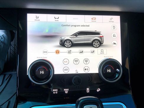 Used 2020 Land Rover Range Rover Evoque SE image 32