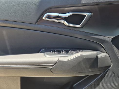 New 2026 Kia Sportage EX FWD image 18