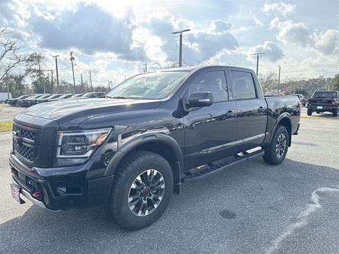 Used 2024 Nissan Titan PRO-4X w/ Pro-4x Convenience Package image 3