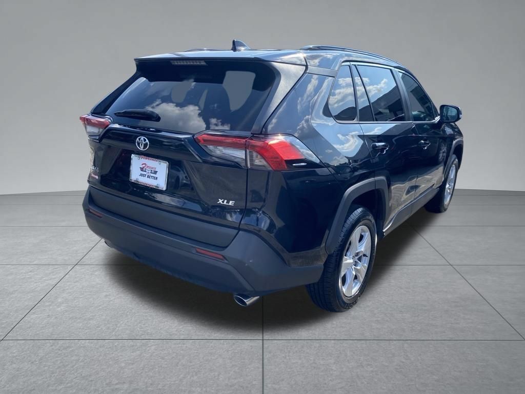 Used 2021 Toyota RAV4 XLE FWD image 16