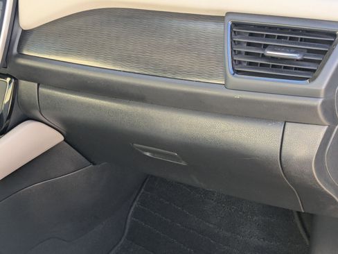 Used 2019 Nissan Leaf SL Plus image 20