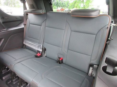 New 2026 GMC Yukon AT4 w/ AT4 Premium Plus Package AWD/4WD image 13