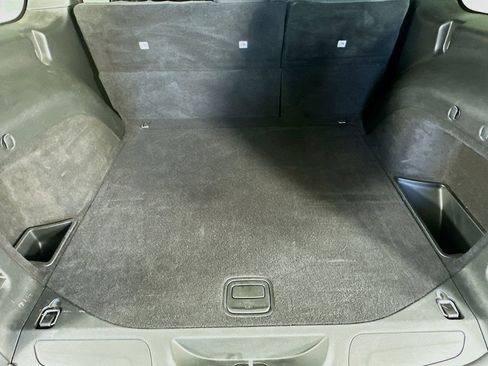 Certified 2021 Jeep Grand Cherokee Laredo image 32