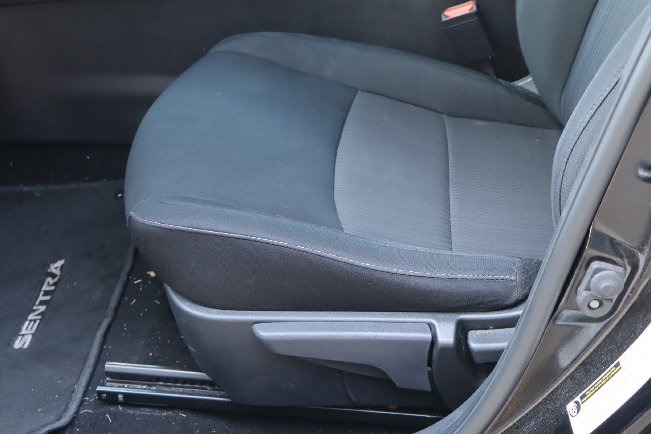 Used 2024 Nissan Sentra SV FWD image 14