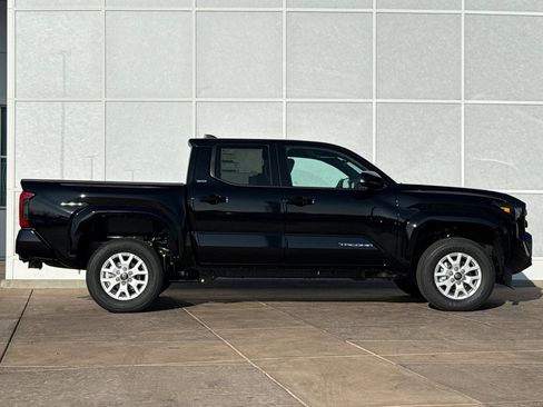 New 2026 Toyota Tacoma SR5 image 3