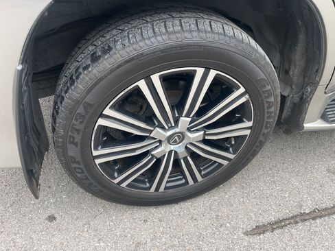 Used 2018 Lexus LX 570 4WD w/ Luxury Package image 8