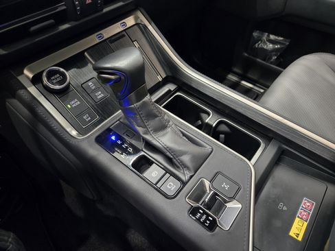 Used 2024 Lexus GX 550 w/ Accessory Package (2T) AWD/4WD image 17