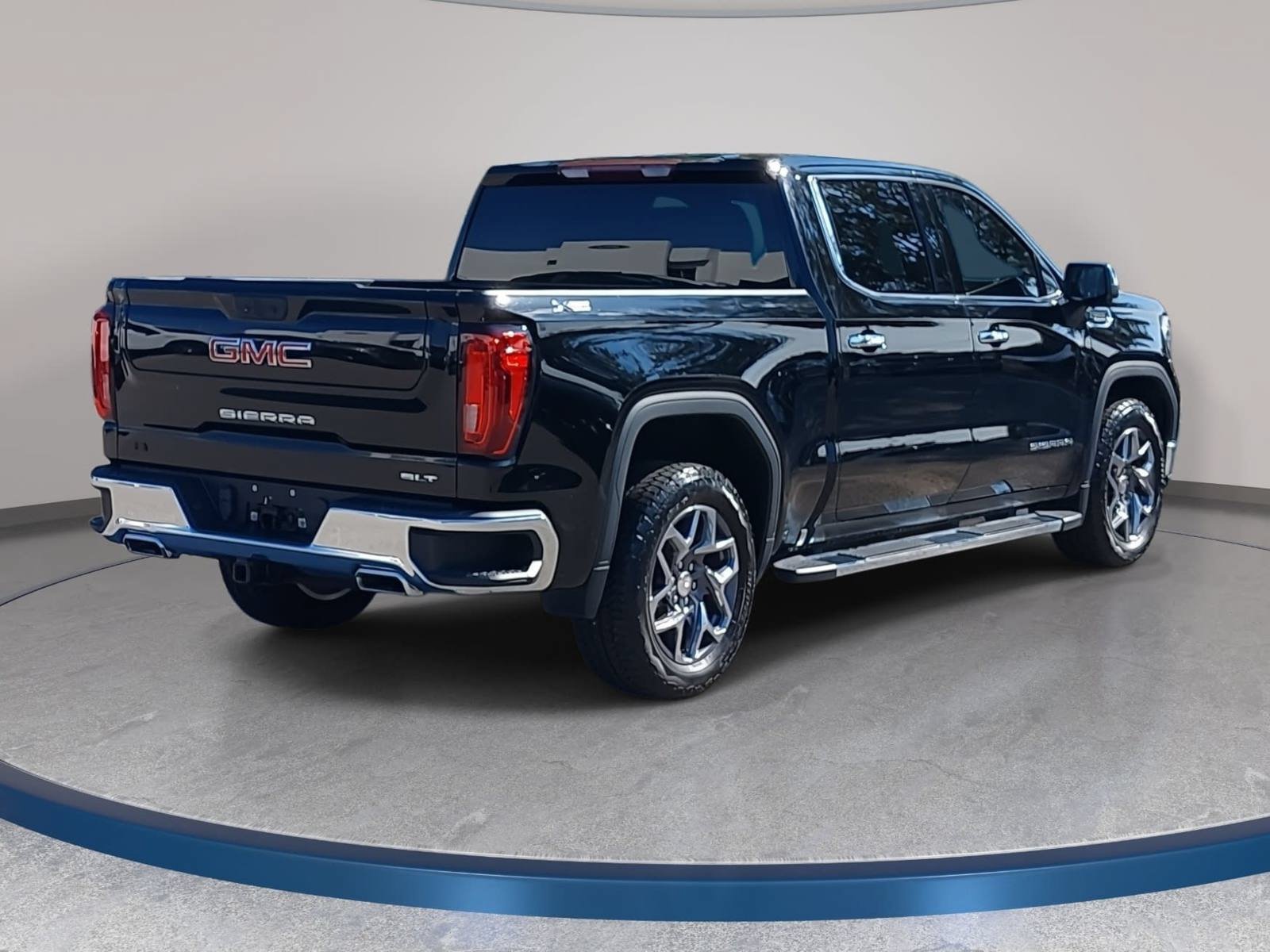 Used 2023 GMC Sierra 1500 SLT w/ SLT Premium Package AWD/4WD image 5
