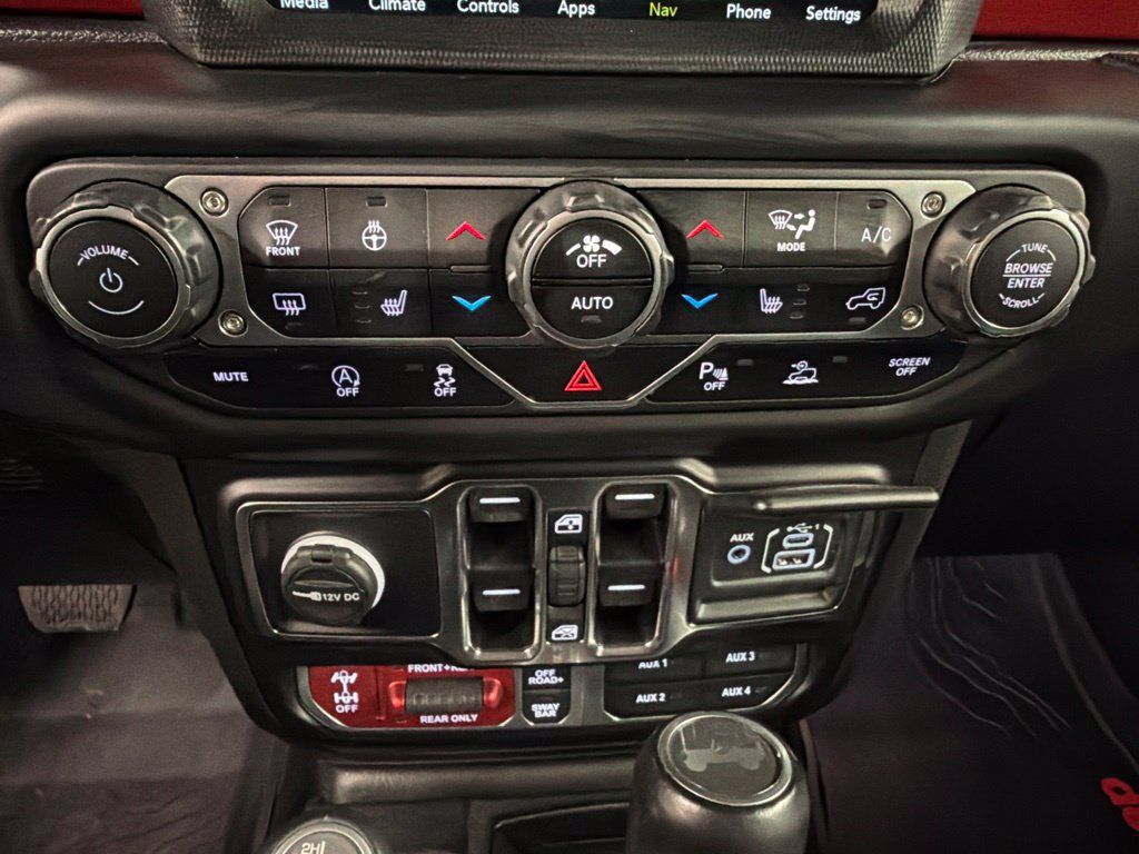 Used 2022 Jeep Wrangler Unlimited Rubicon w/ LED Lighting Group AWD/4WD image 13