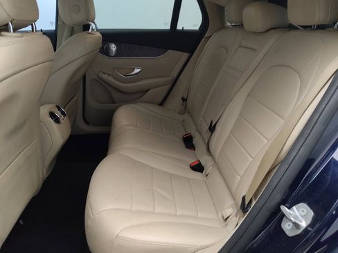 Used 2019 Mercedes-Benz GLC 300 4MATIC image 18