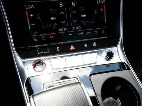 Used 2022 Audi RS 6 w/ Executive Package AWD/4WD image 46
