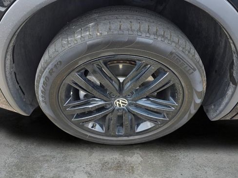 Used 2022 Volkswagen Tiguan SE R-Line image 28