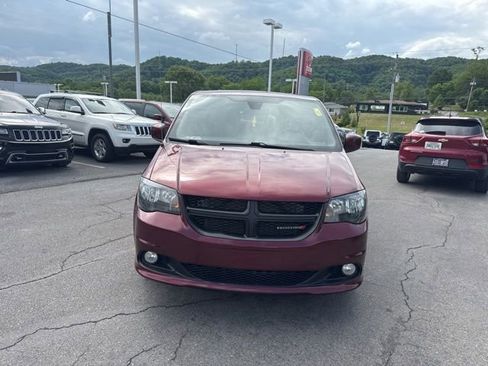 Used 2019 Dodge Grand Caravan GT FWD image 3