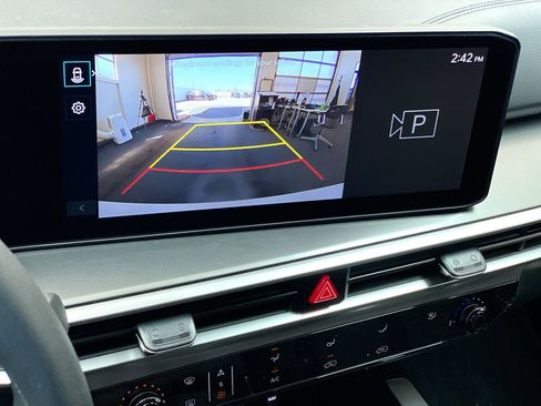 Certified 2025 Kia Sorento LX image 25