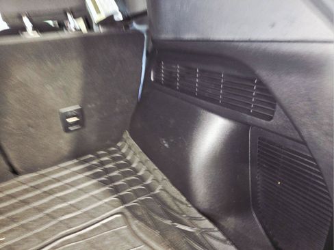 Used 2022 Ford Escape SE w/ Convenience Package FWD image 42