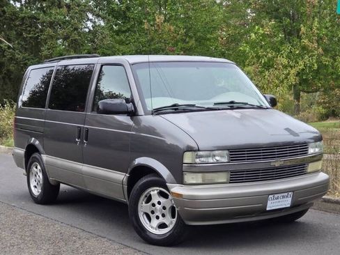 Used 2005 Chevrolet Astro LT 3dr Extended Mini Van w/ LS Preferred Equipment Group image 10