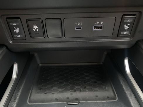 Used 2023 Nissan Frontier SV image 28