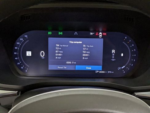 New 2026 Volvo XC60 B5 Plus w/ Climate Package image 15