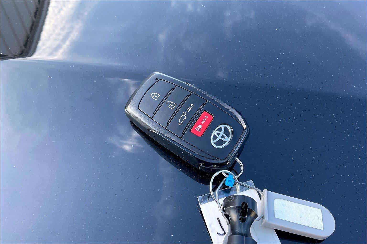 Used 2026 Toyota Highlander XLE AWD/4WD image 15