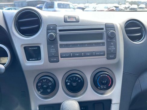 Used 2010 Toyota Matrix image 18