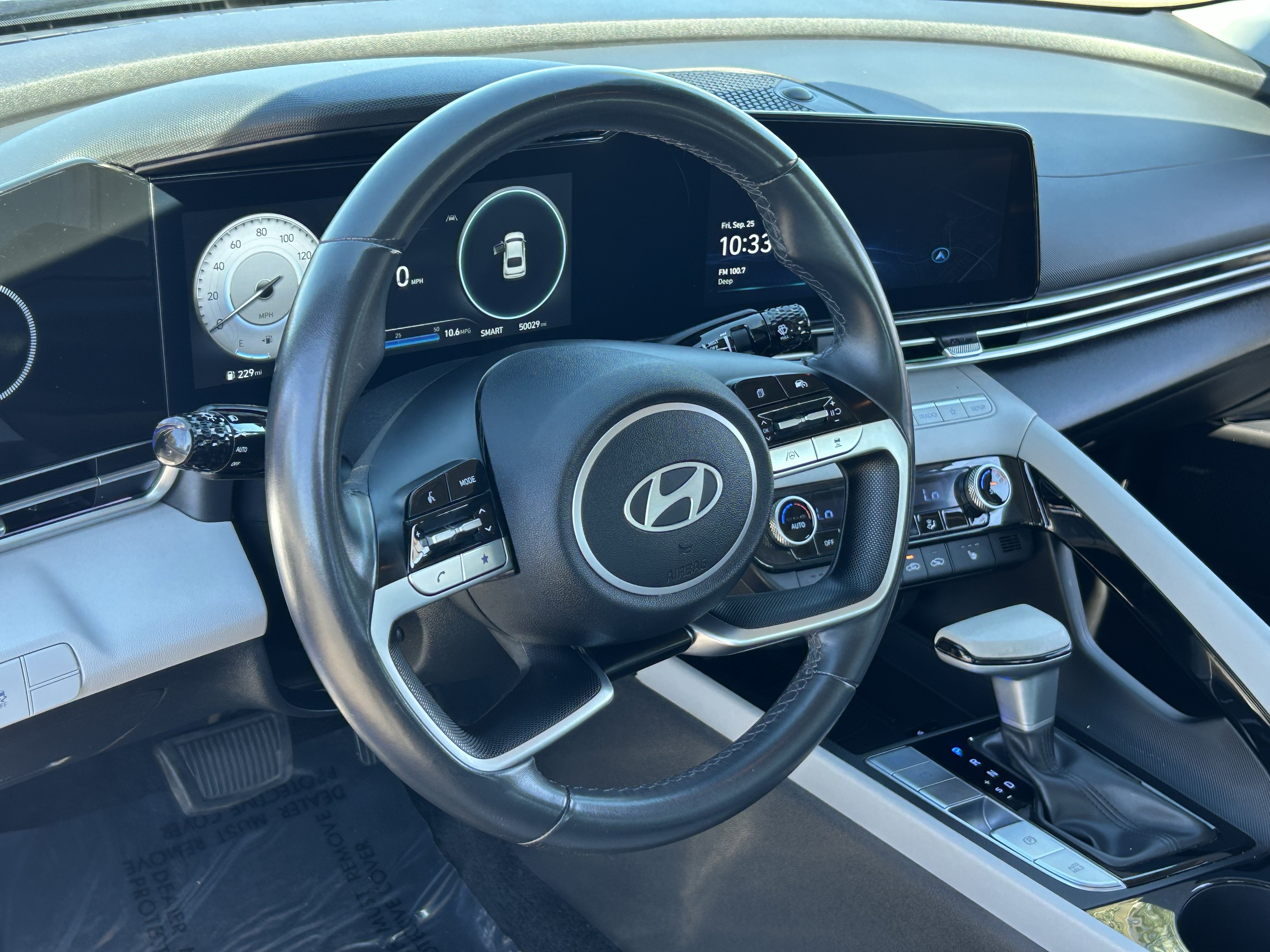 Used 2025 Hyundai Elantra Limited FWD image 21