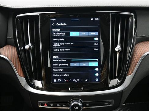 Used 2024 Volvo S60 B5 Ultimate image 18