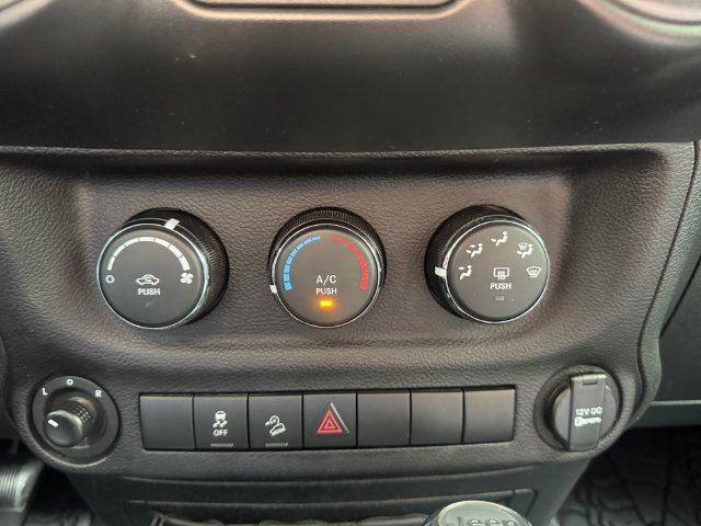 Used 2017 Jeep Wrangler Sport AWD/4WD image 18
