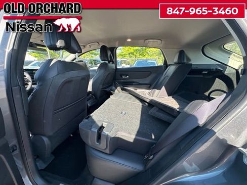 Used 2024 Nissan Ariya AWD image 12