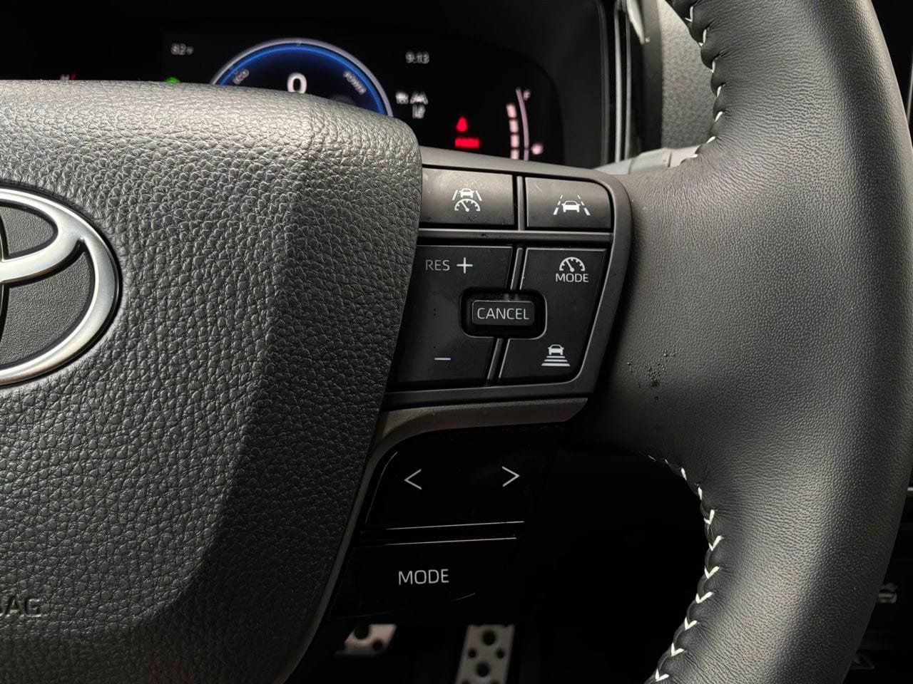 Used 2026 Toyota Camry SE FWD image 36