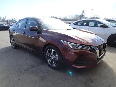 Used 2021 Nissan Sentra SV image 3