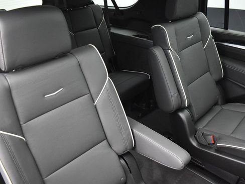 Certified 2026 Cadillac Escalade ESV Sport w/ Touring Package image 32