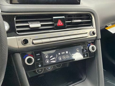 New 2026 Genesis G70 2.5T Prestige image 30