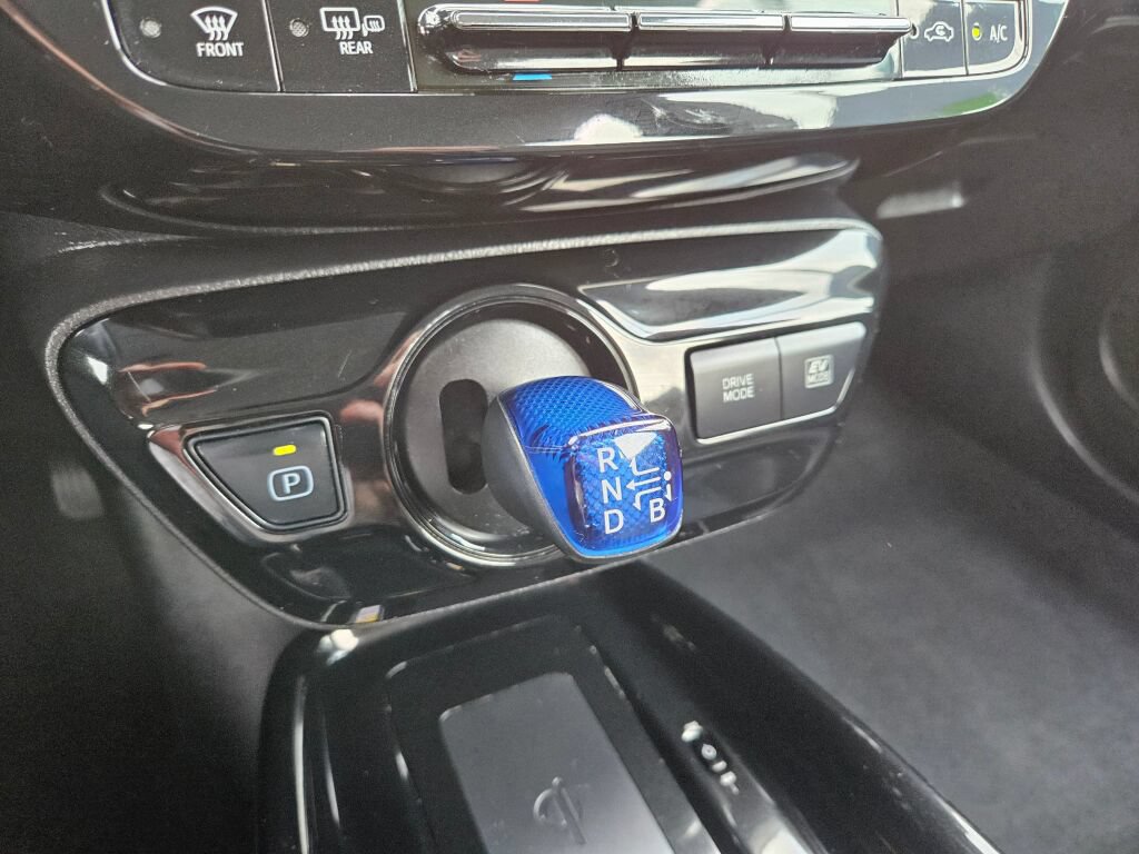Used 2019 Toyota Prius XLE AWD/4WD image 23
