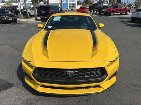 Used 2024 Ford Mustang Coupe RWD image 2