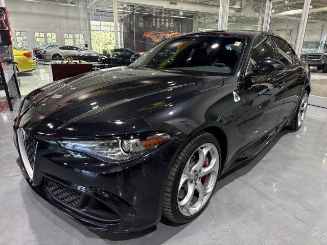 Used 2018 Alfa Romeo Giulia Quadrifoglio w/ Driver Assist Dynamic Package RWD image 16