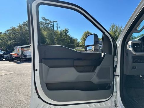 Certified 2025 Ford F350 XL image 21