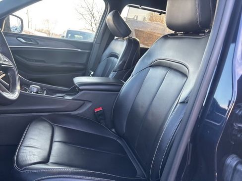 Used 2024 Jeep Grand Cherokee L Limited w/ Luxury Tech Group II image 16