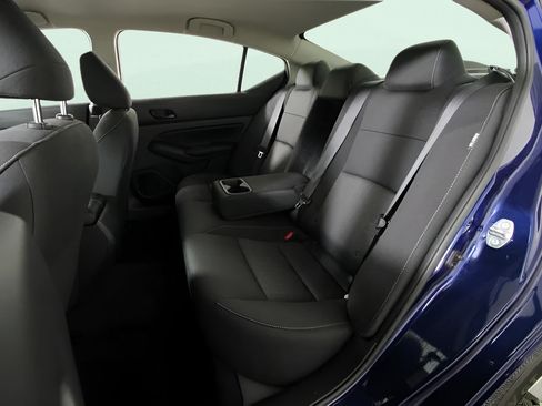 Used 2024 Nissan Altima 2.5 S FWD image 17