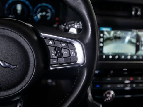 Used 2018 Jaguar XF First Edition image 34