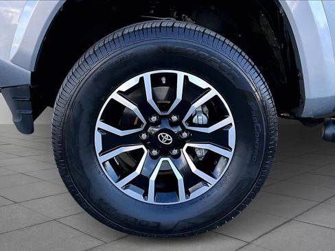 Used 2020 Toyota Tacoma TRD Sport image 10